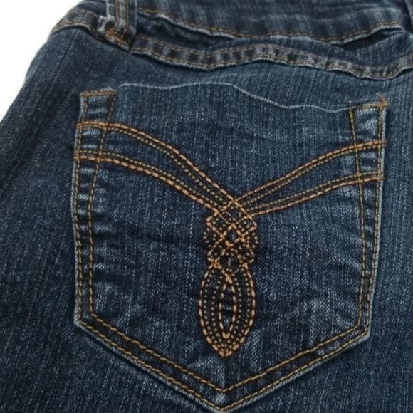 Skinny/Slim Leg  Blue Jeans w/ pocket design - Picture 6 of 6